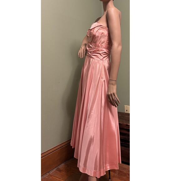 Vintage 50’s Peach Taffeta Strapless Fit/Flare Corseted Ball Gown/Formal/Prom - Picture 8 of 11